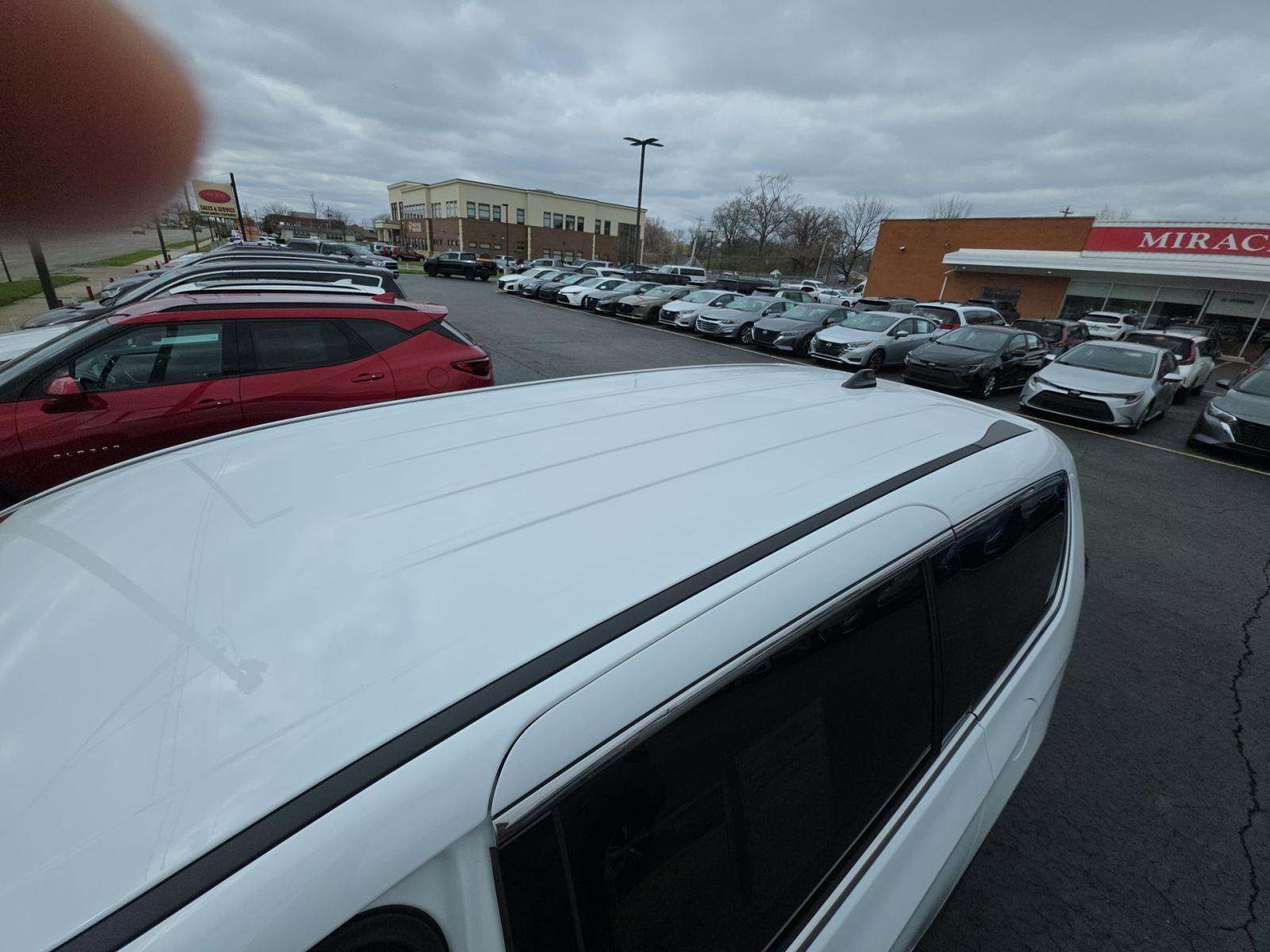 2023 Chrysler Pacifica Touring L FWD