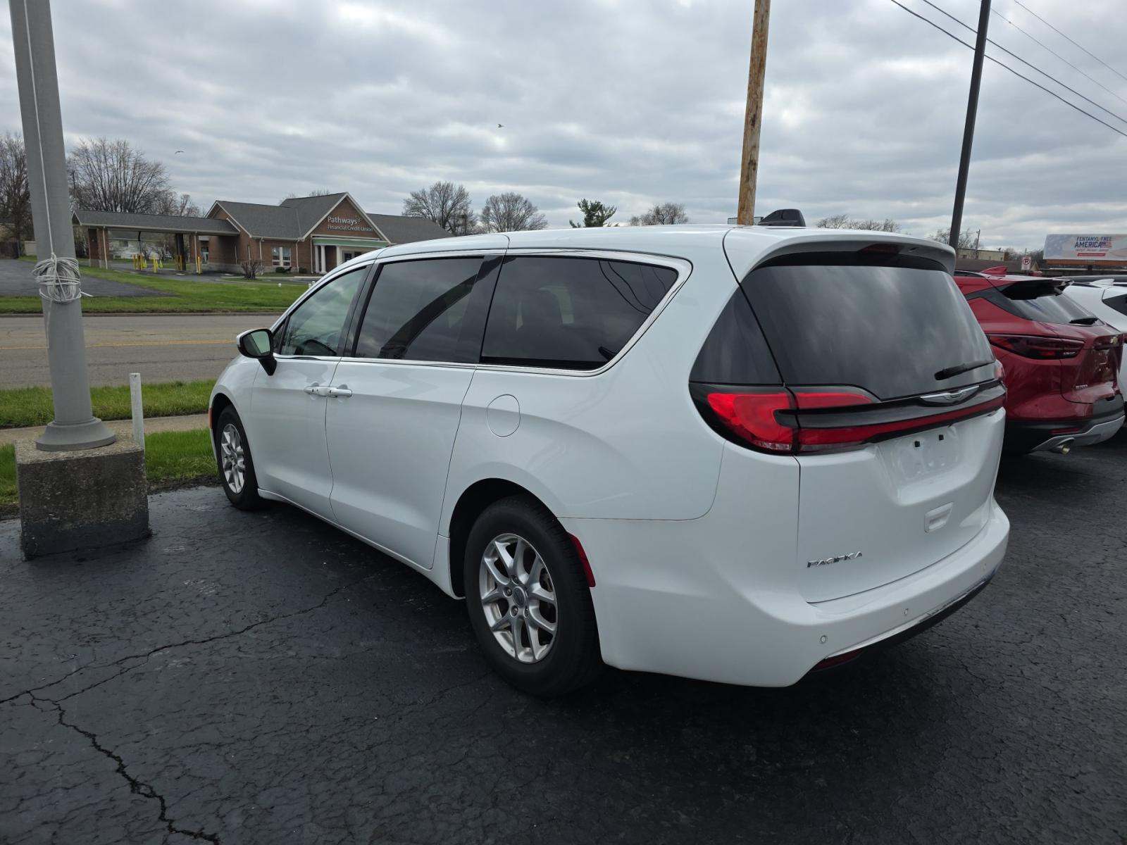 2023 Chrysler Pacifica Touring L FWD