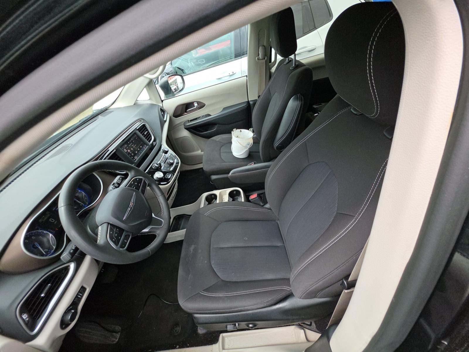 CHRYSLER VOYAGER - 6