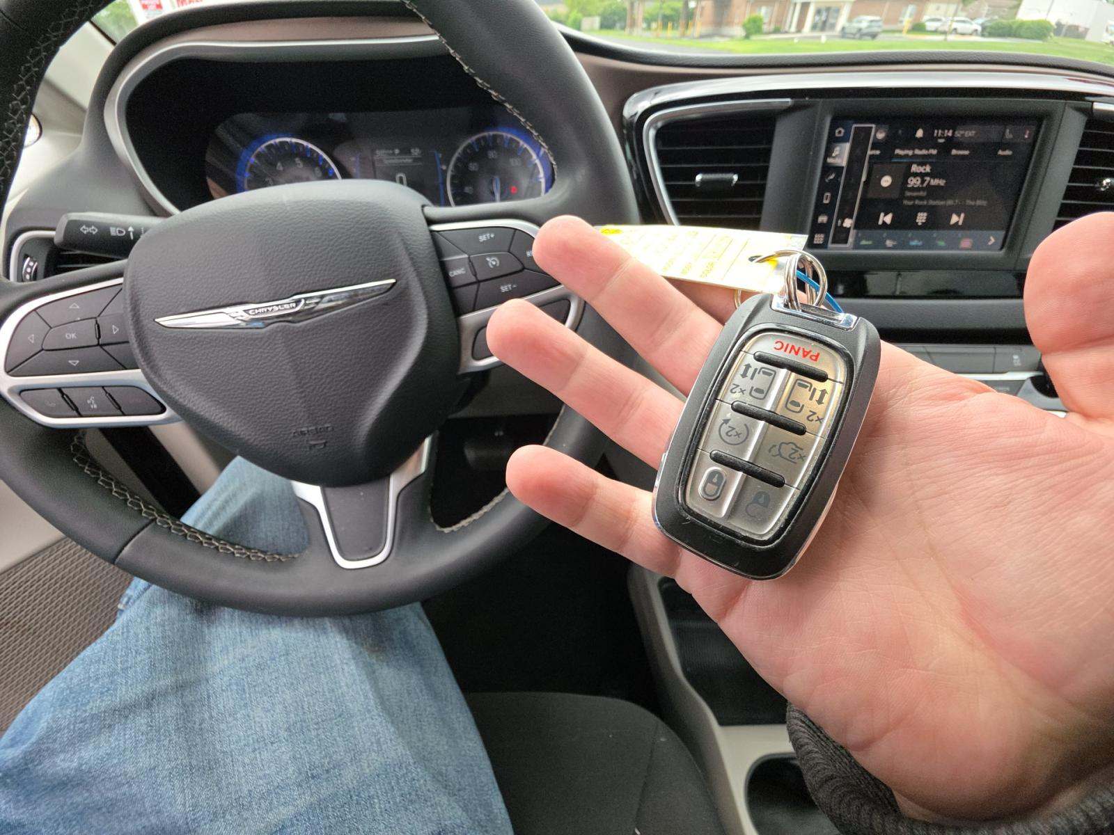 CHRYSLER VOYAGER - 8