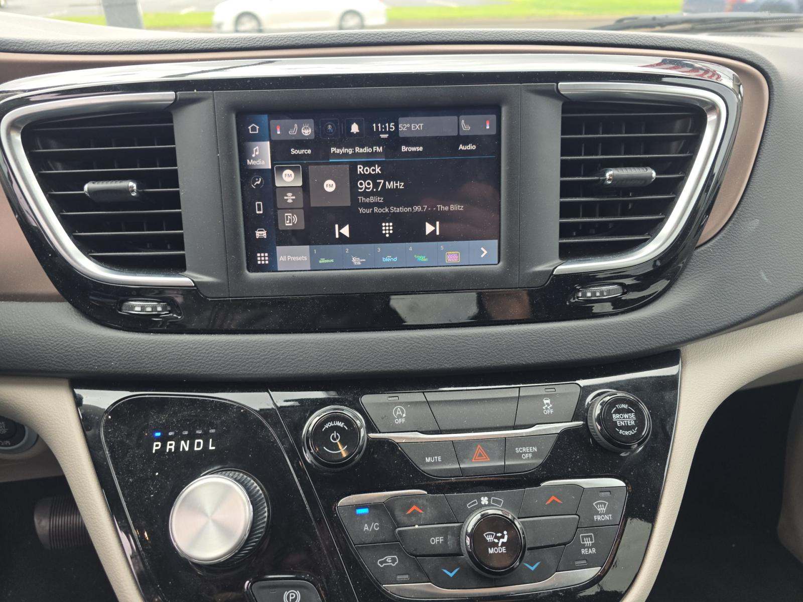 CHRYSLER VOYAGER - 10