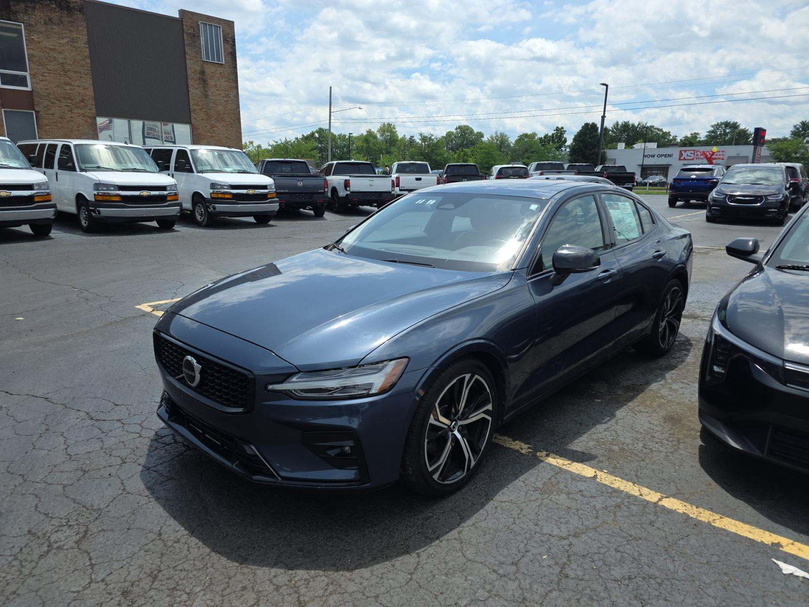 2024 Volvo S60 B5 Core AWD