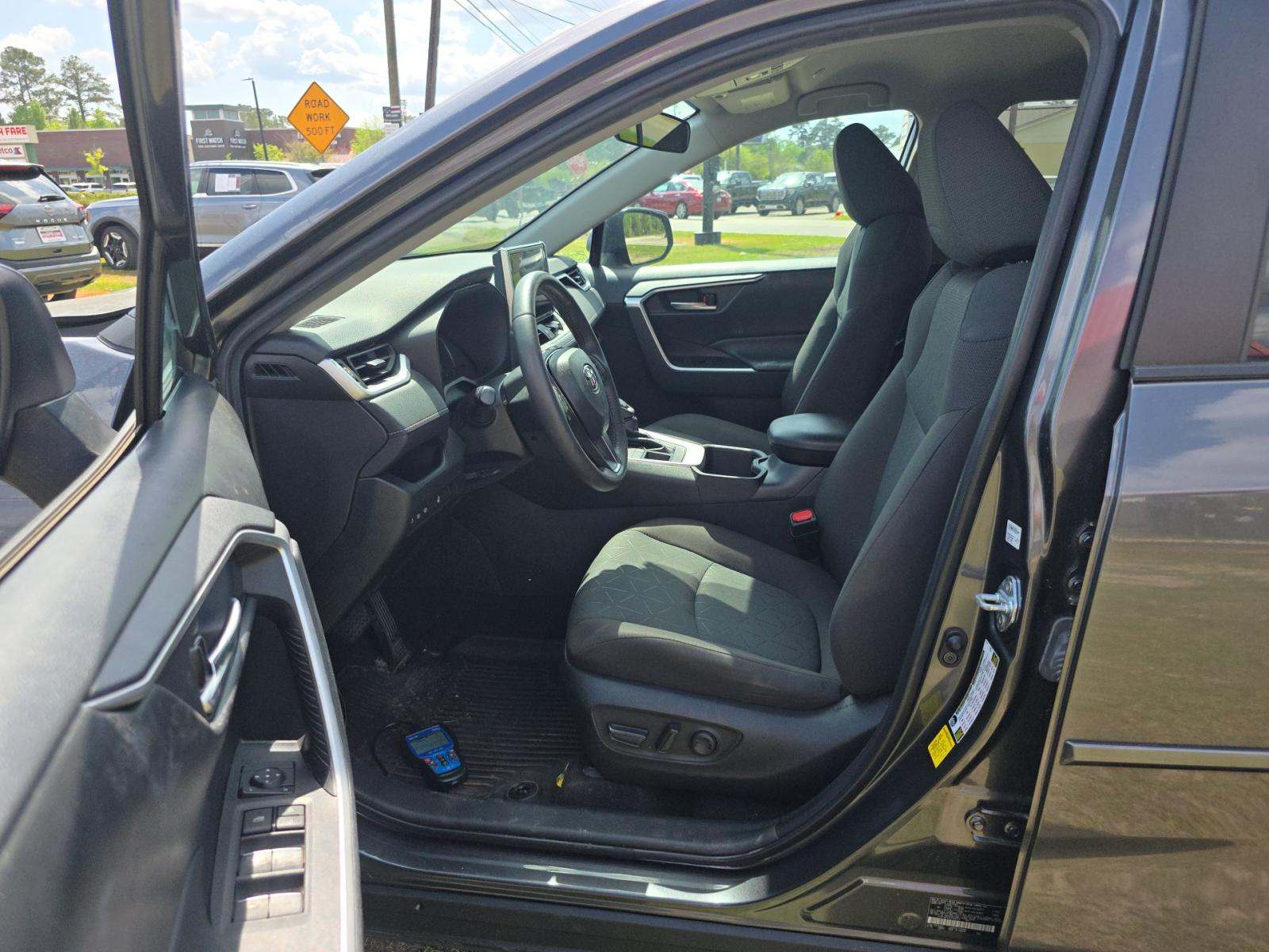 2023 Toyota RAV4 XLE AWD