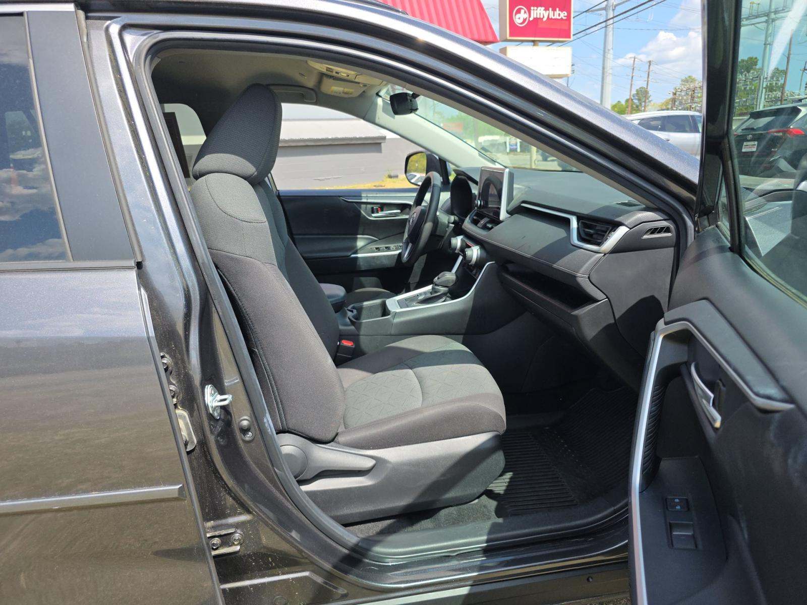 2023 Toyota RAV4 XLE AWD