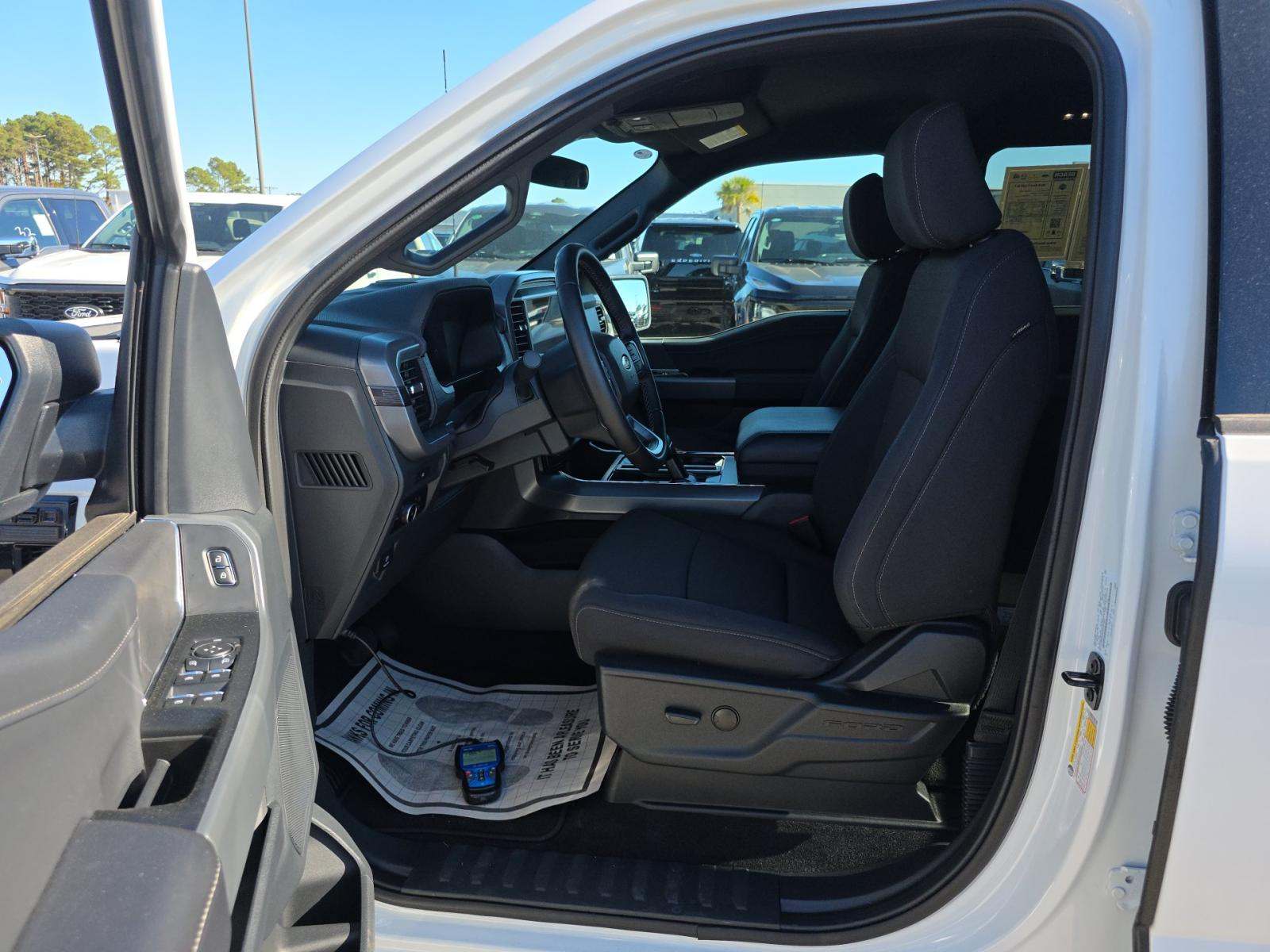 2025 Ford F-150 XLT RWD