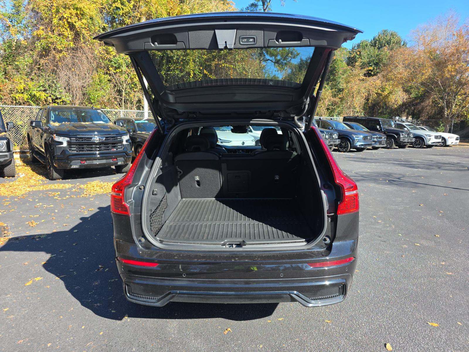 2024 Volvo XC60 Recharge T8 Ultimate Black Edition AWD