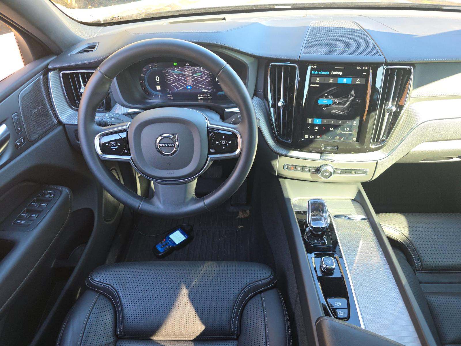 2024 Volvo XC60 Recharge T8 Ultimate Black Edition AWD