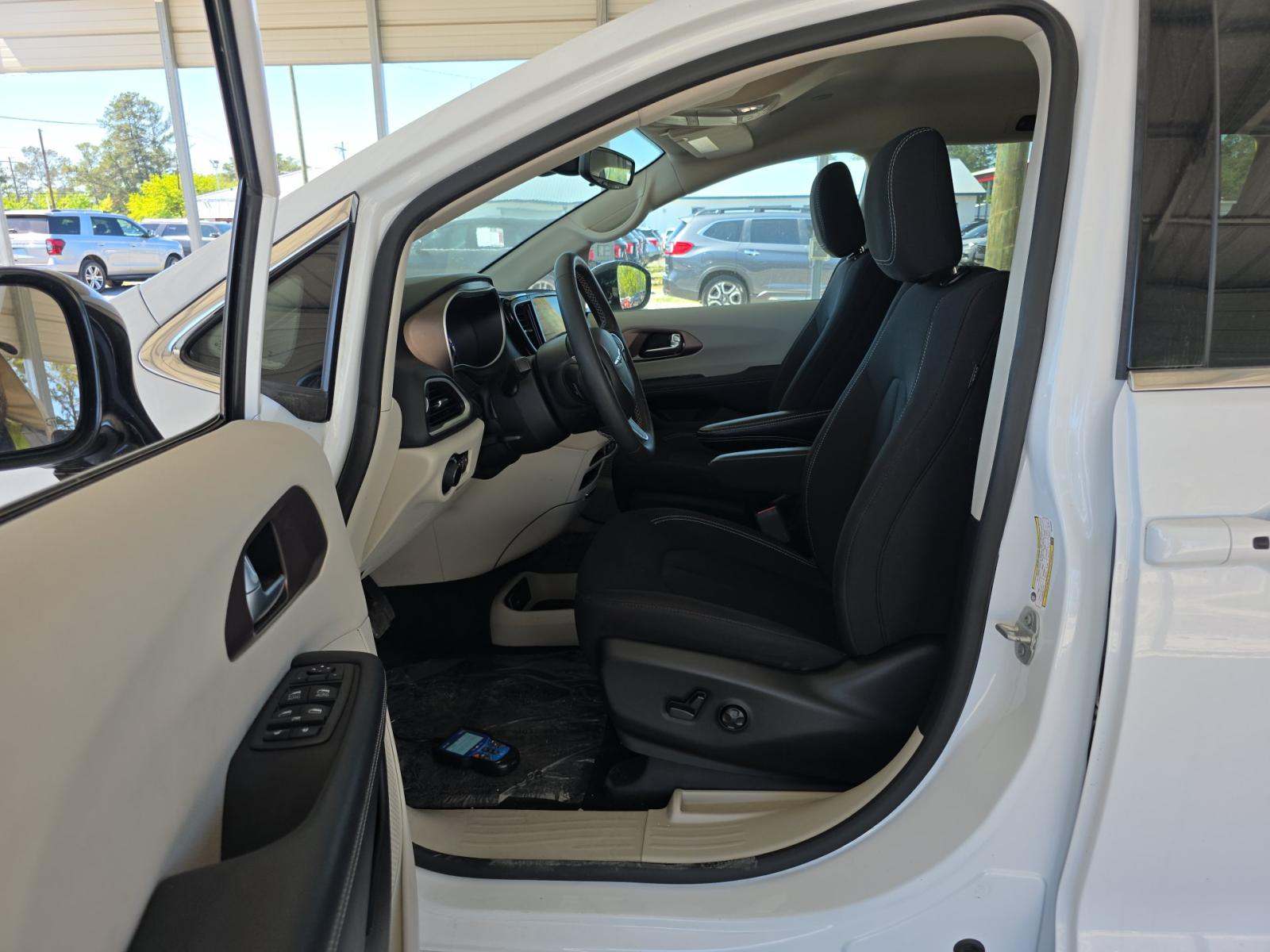 CHRYSLER VOYAGER - 2