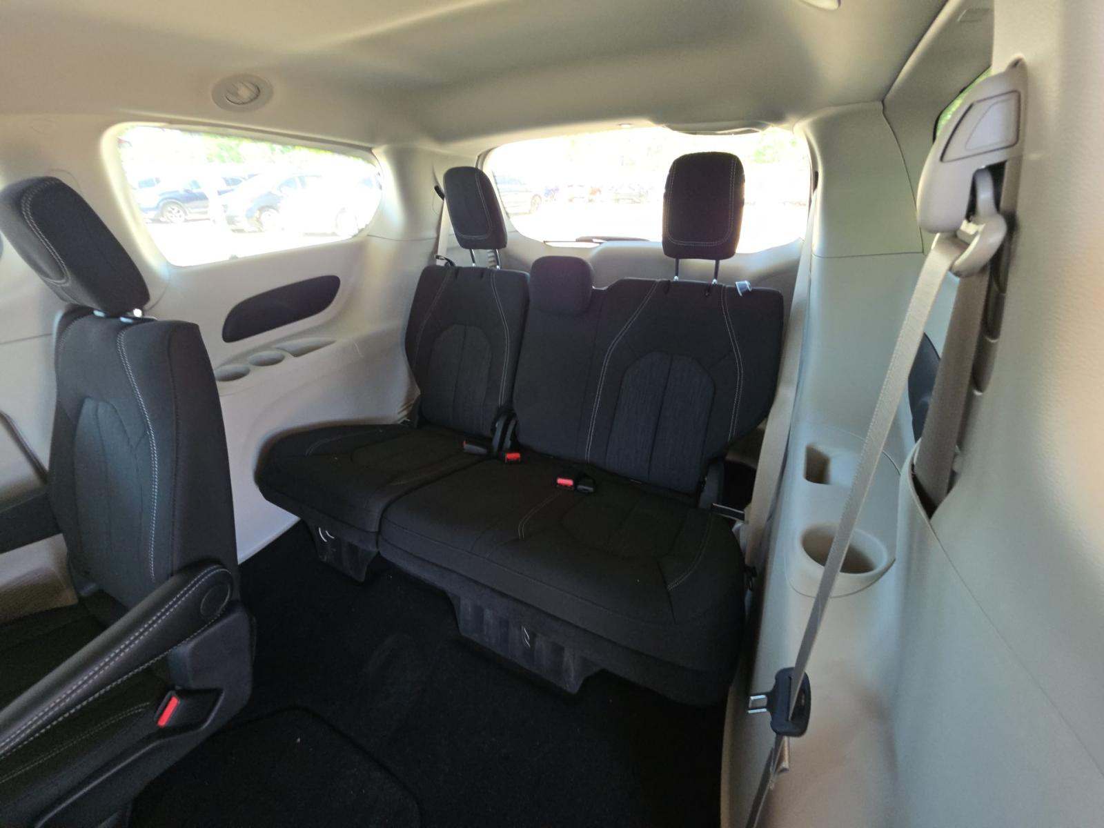 CHRYSLER VOYAGER - 10