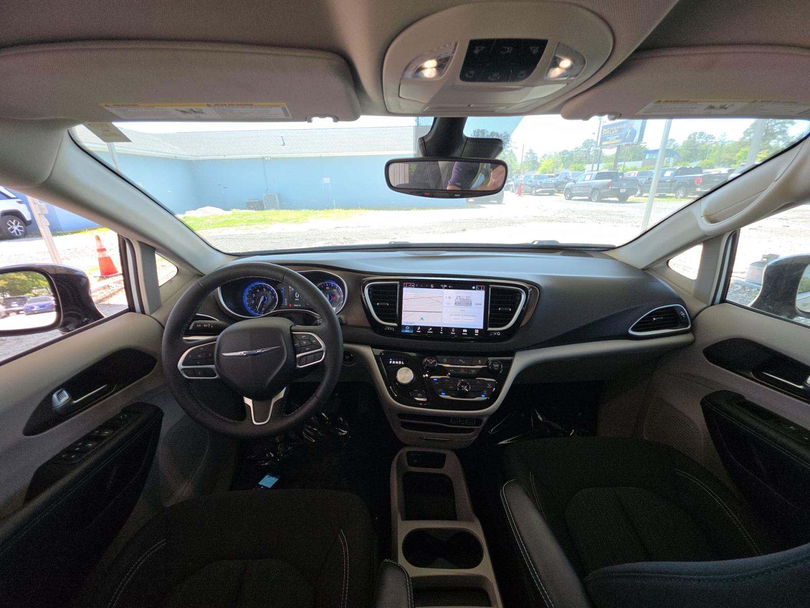 CHRYSLER VOYAGER - 6