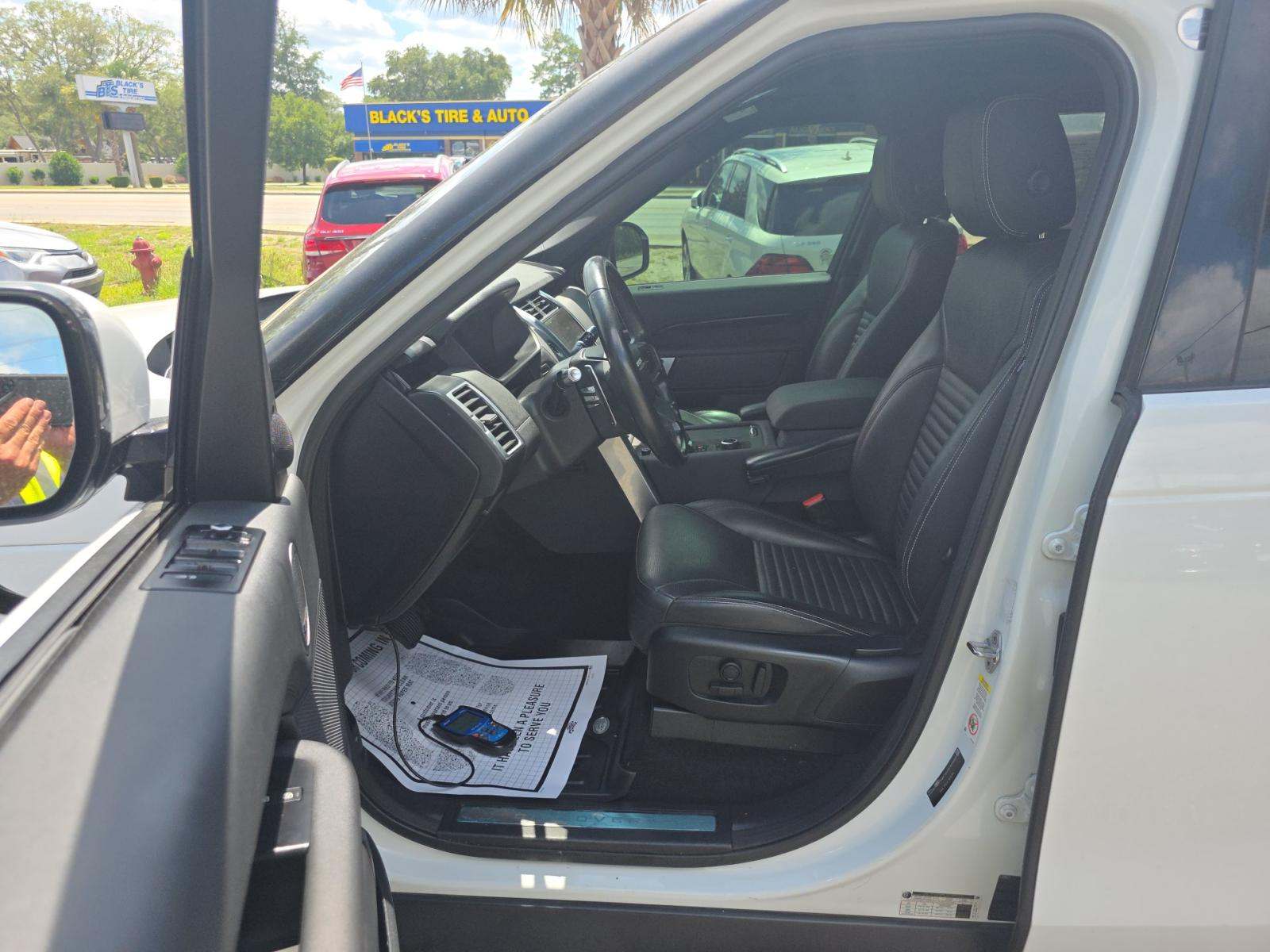 2022 Land Rover Discovery S AWD