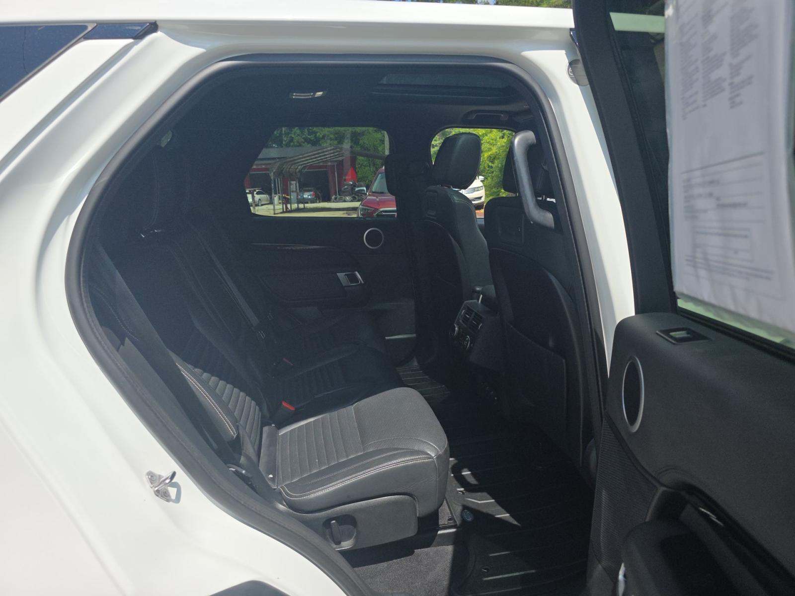 2022 Land Rover Discovery S AWD