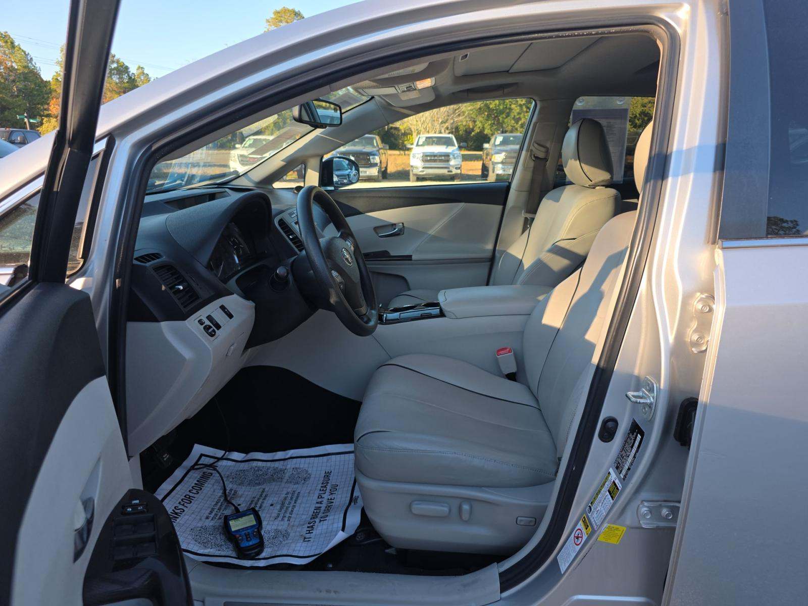 2011 Toyota Venza Base FWD