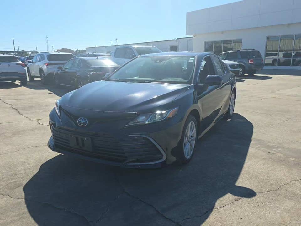 2022 Toyota Camry LE FWD