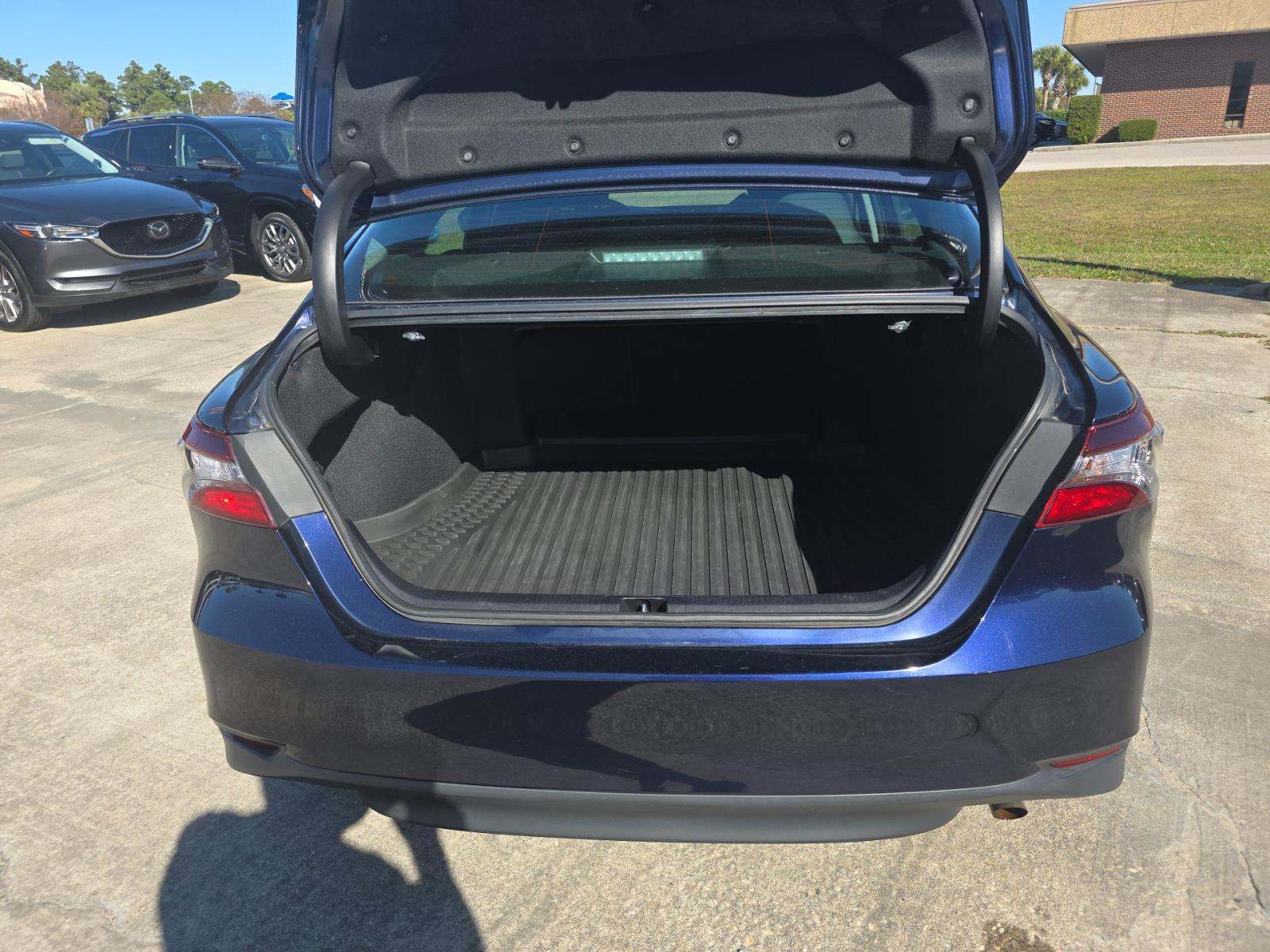 2022 Toyota Camry LE FWD