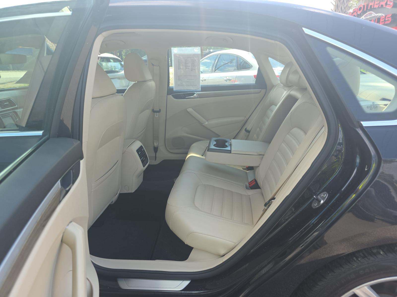 2017 Volkswagen Passat 1.8T SEL Premium FWD