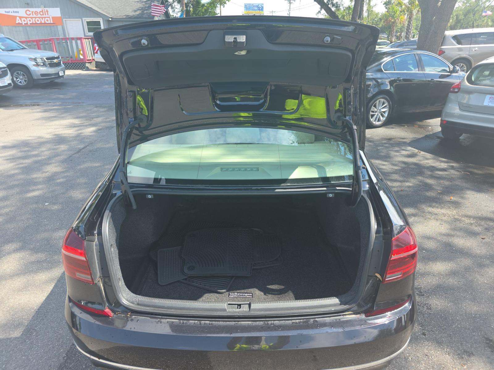 2017 Volkswagen Passat 1.8T SEL Premium FWD
