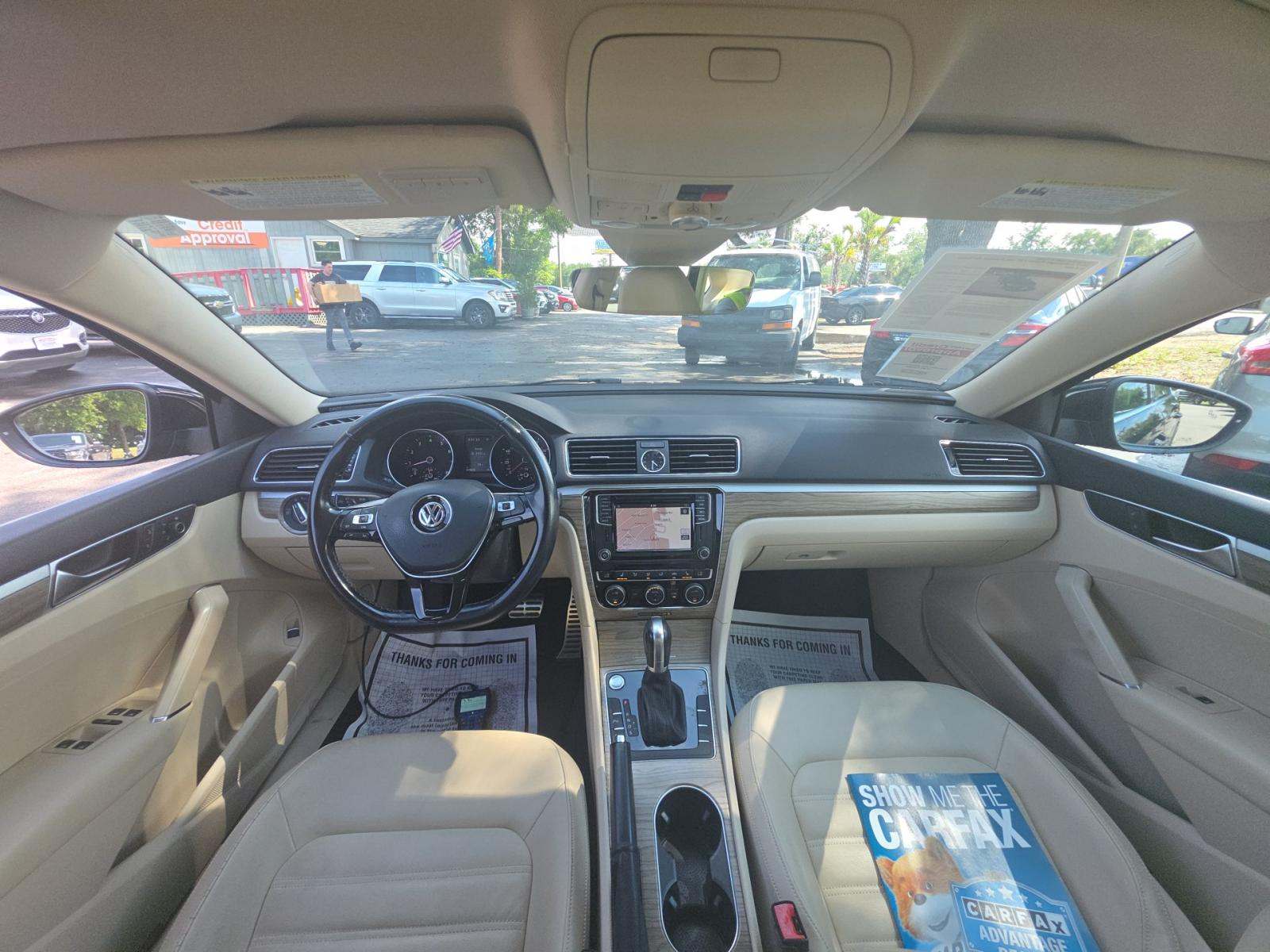 2017 Volkswagen Passat 1.8T SEL Premium FWD