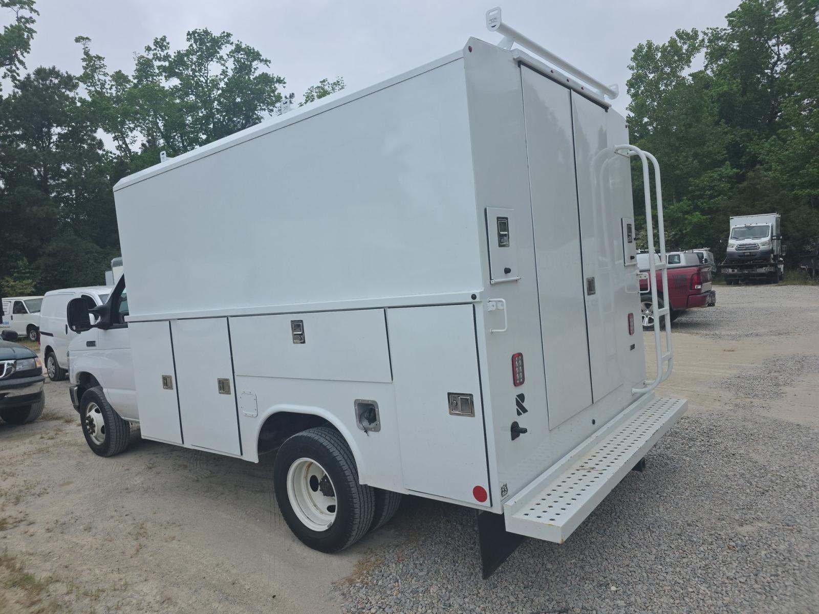 FORD E-350 - 2