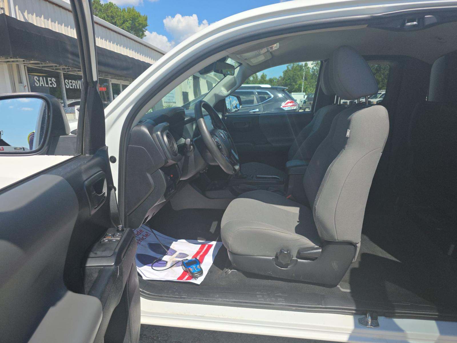 2022 Toyota Tacoma SR RWD