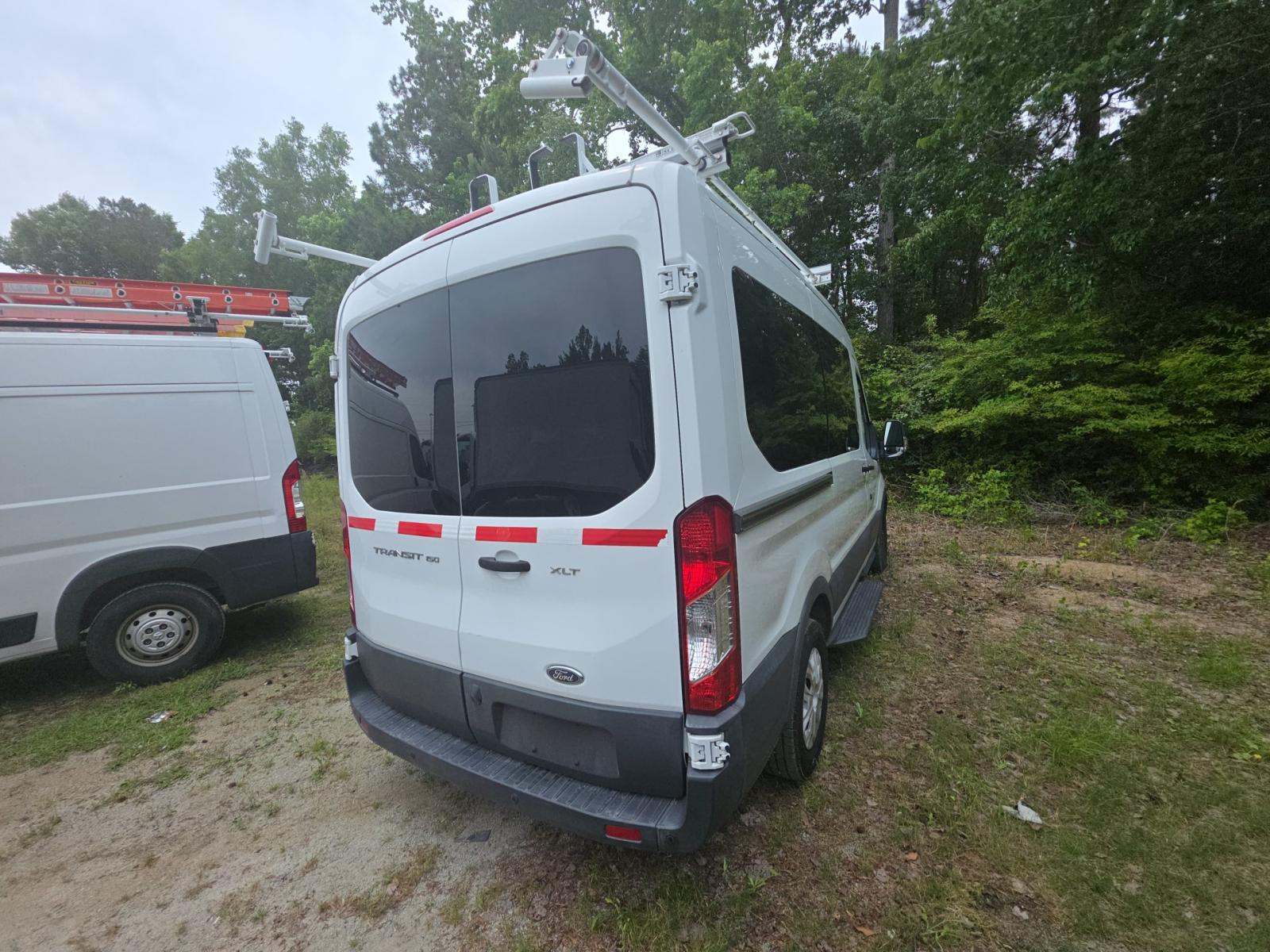 FORD TRANSIT 150 - 3