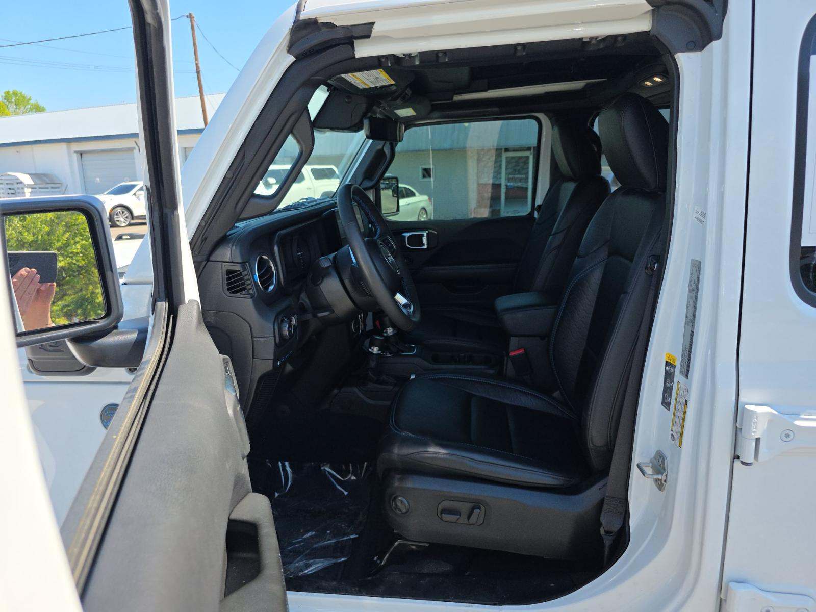 JEEP 4XE SAHARA HIGH ALTITUDE - 2