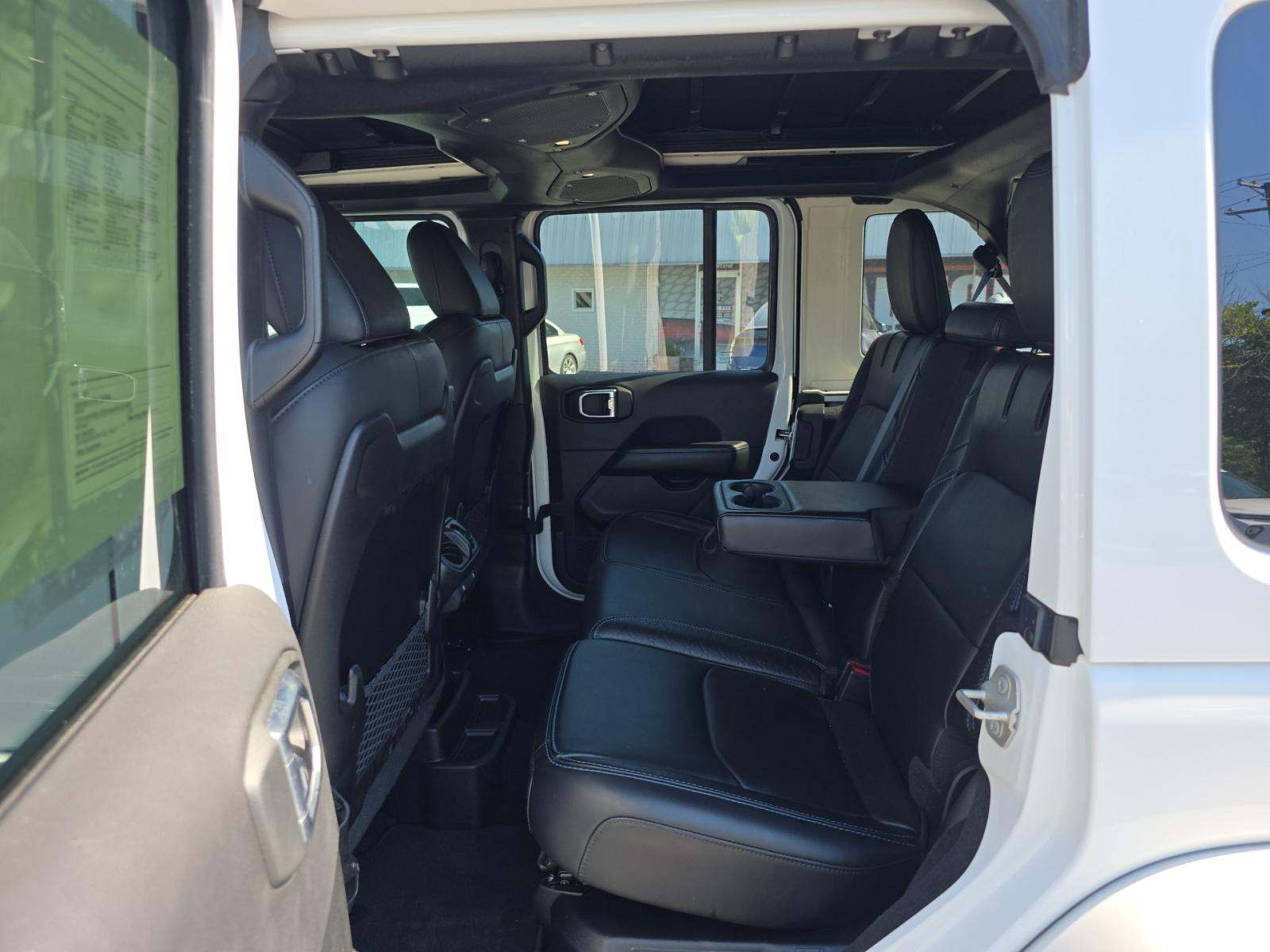 JEEP 4XE SAHARA HIGH ALTITUDE - 9