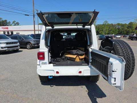 JEEP 4XE SAHARA HIGH ALTITUDE - 10