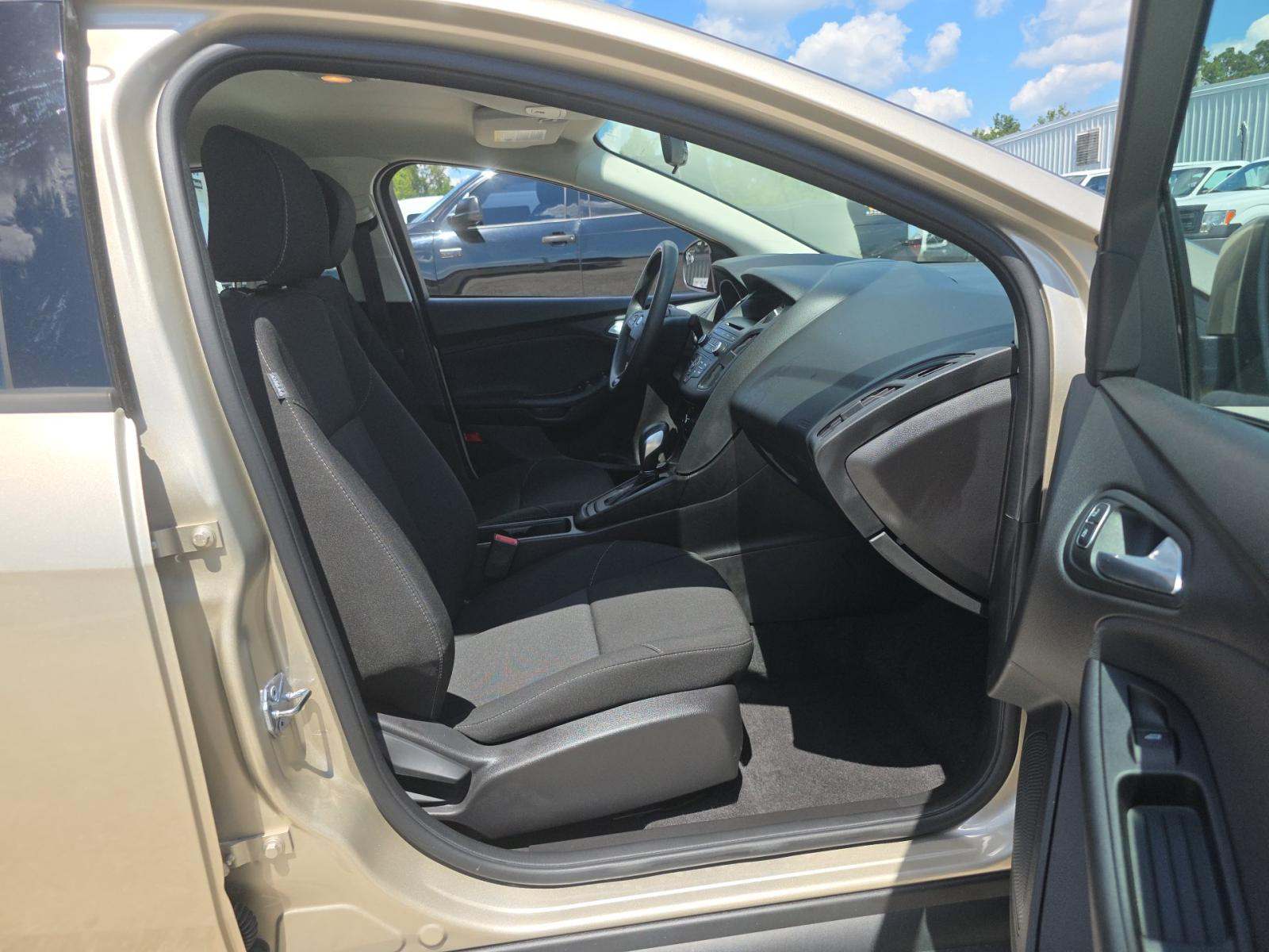 2017 Ford Focus SE FWD