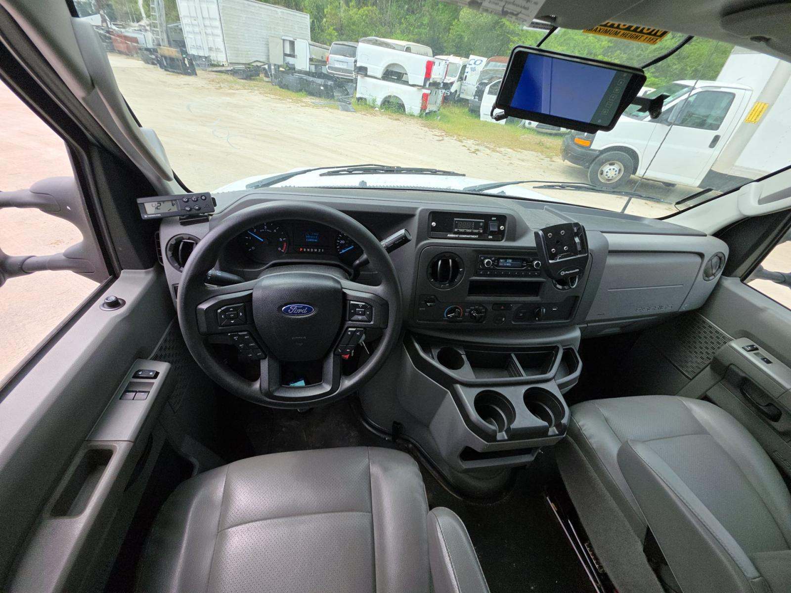 FORD E-350 - 6