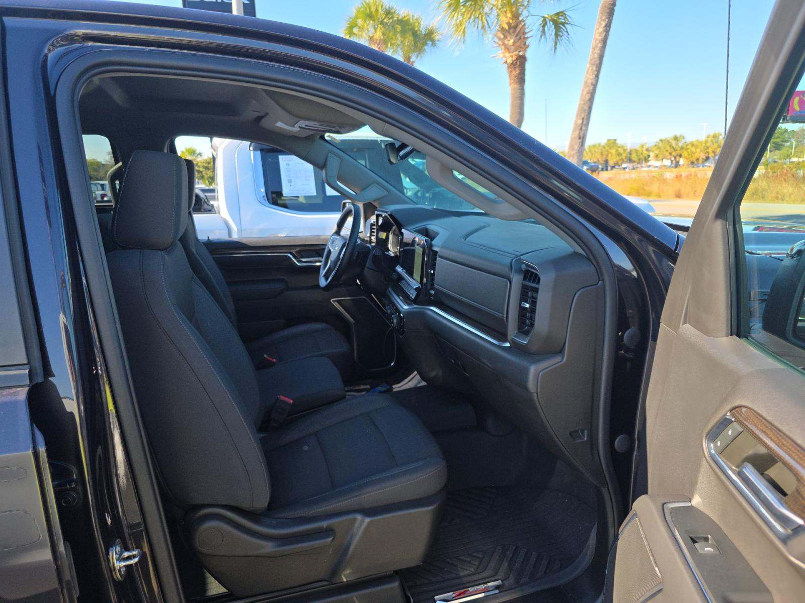 2023 Chevrolet Silverado 1500 RST AWD