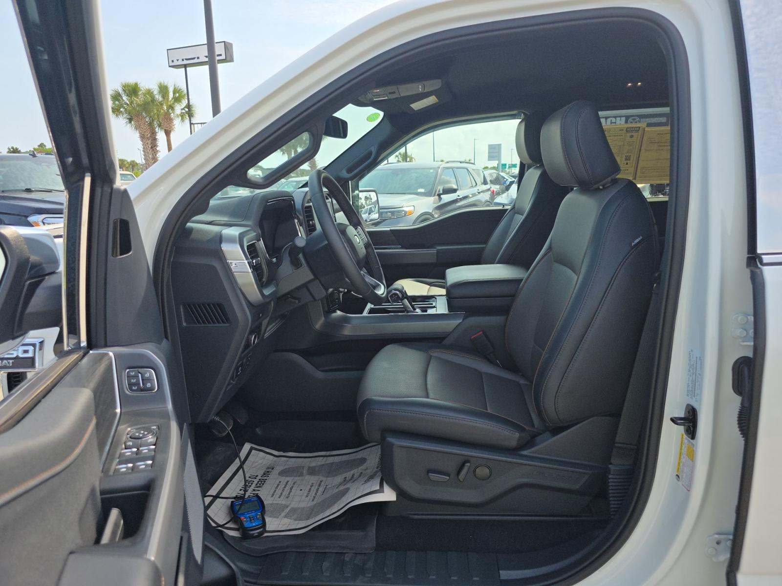 2025 Ford F-150 Lariat AWD
