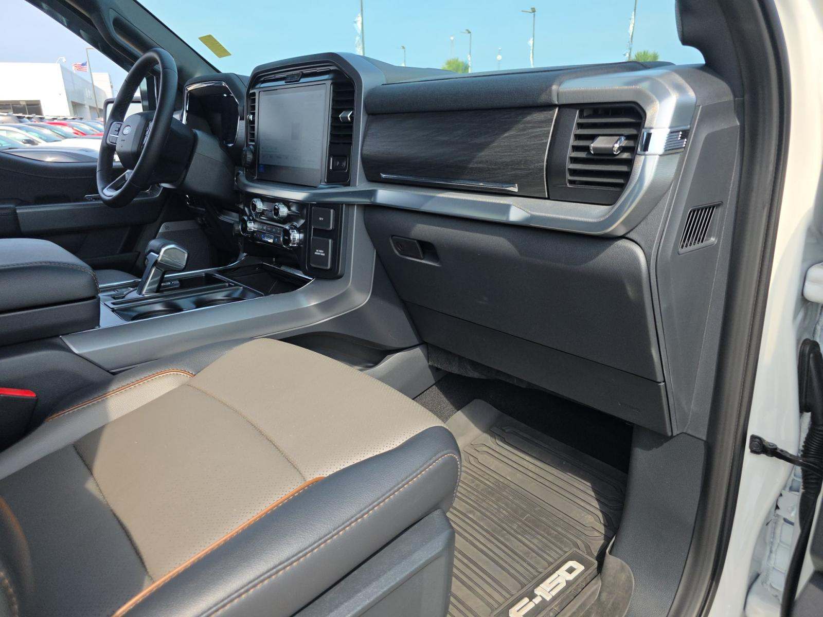 2025 Ford F-150 Lariat AWD