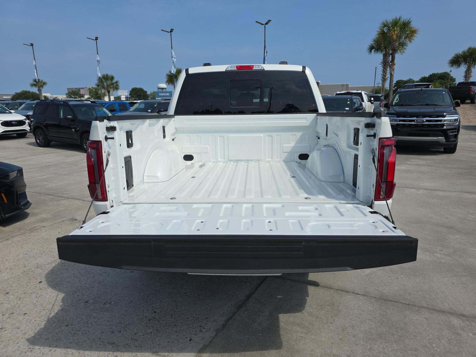 2025 Ford F-150 Lariat AWD