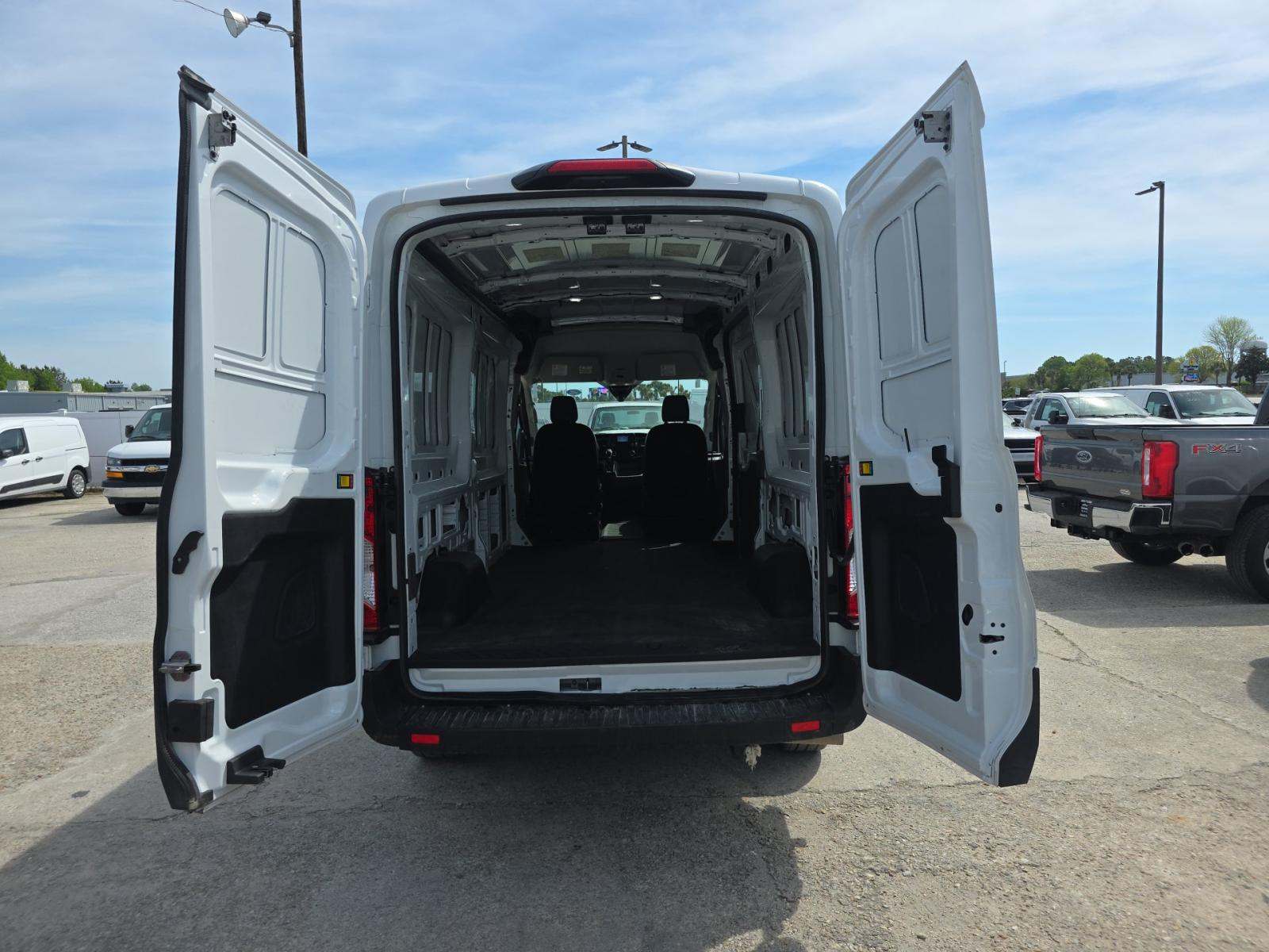 FORD TRANSIT 250 - 10