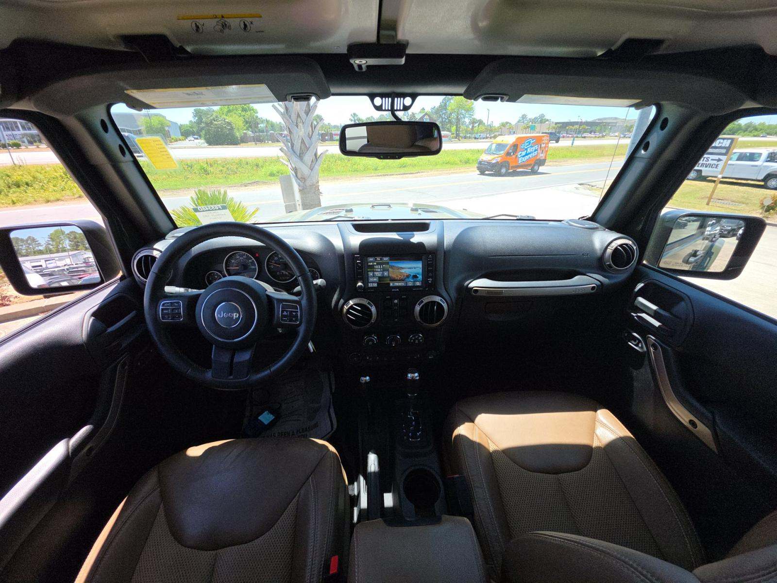 JEEP UNLIMITED SAHARA 75TH ANNIVERSARY EDITION - 10