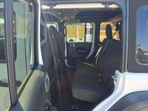 JEEP UNLIMITED SPORT S - 9