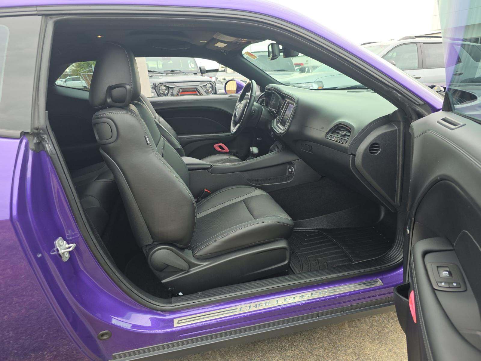 2023 Dodge Challenger SXT RWD