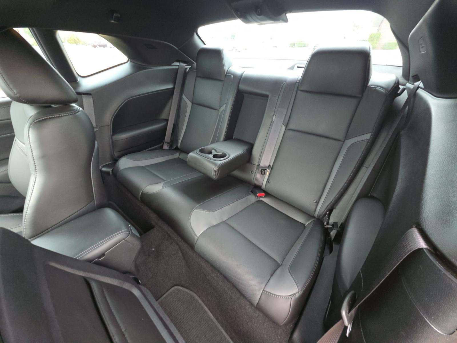 2023 Dodge Challenger SXT RWD