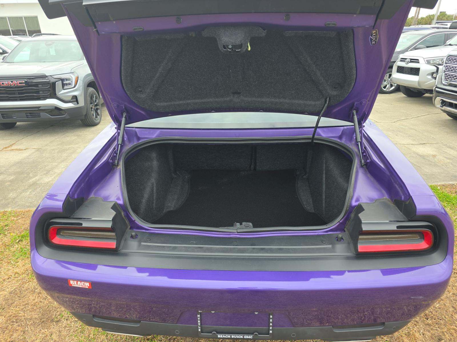 2023 Dodge Challenger SXT RWD