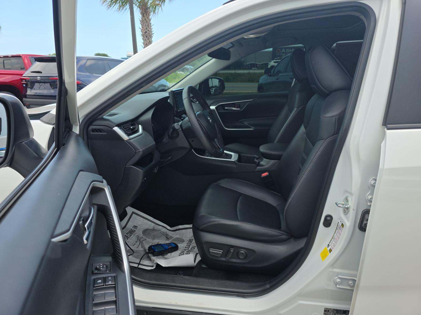 2022 Toyota RAV4 XLE Premium FWD