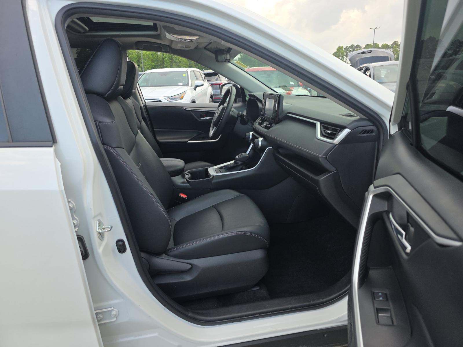 2022 Toyota RAV4 XLE Premium FWD