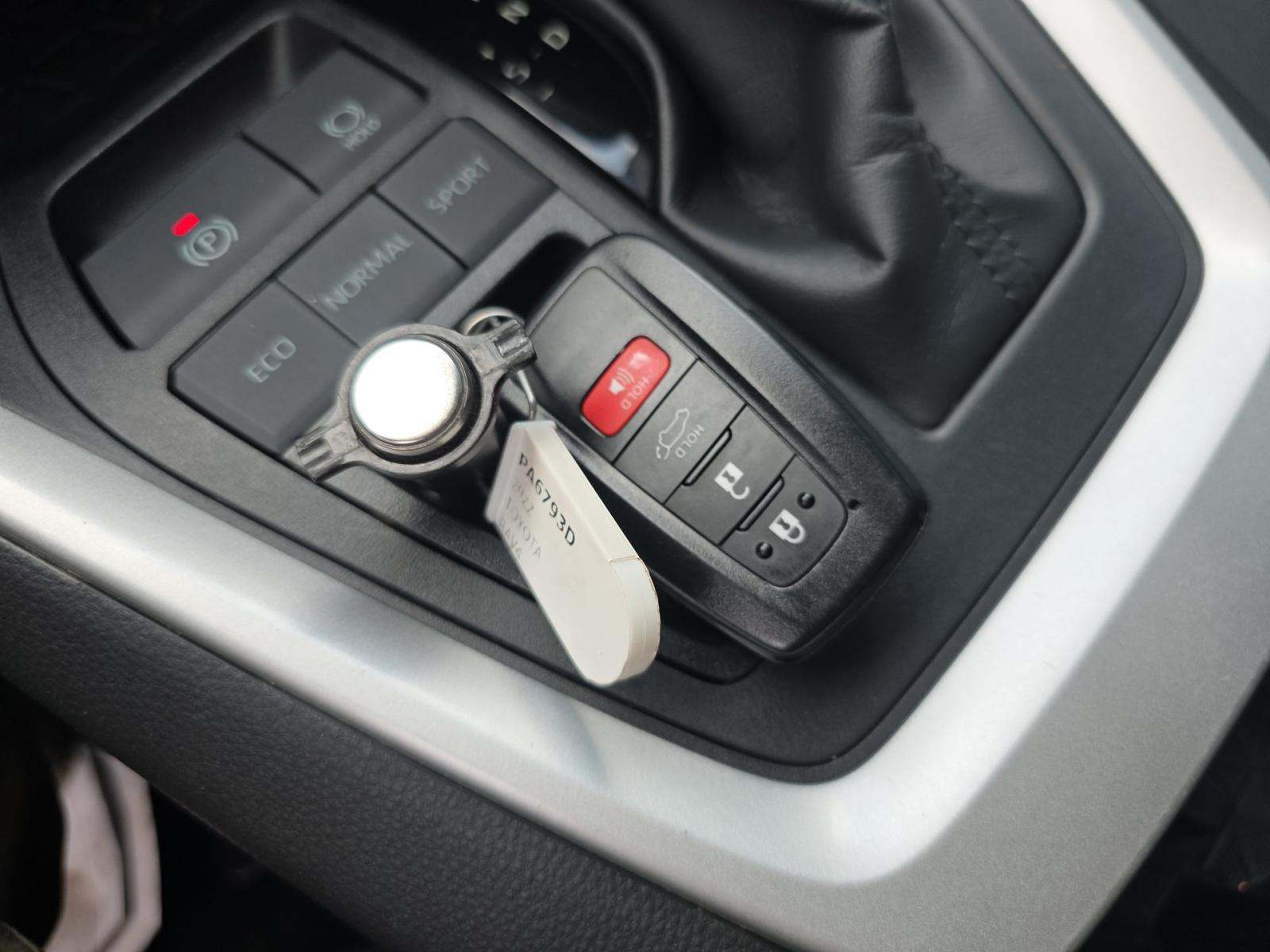 2022 Toyota RAV4 XLE Premium FWD