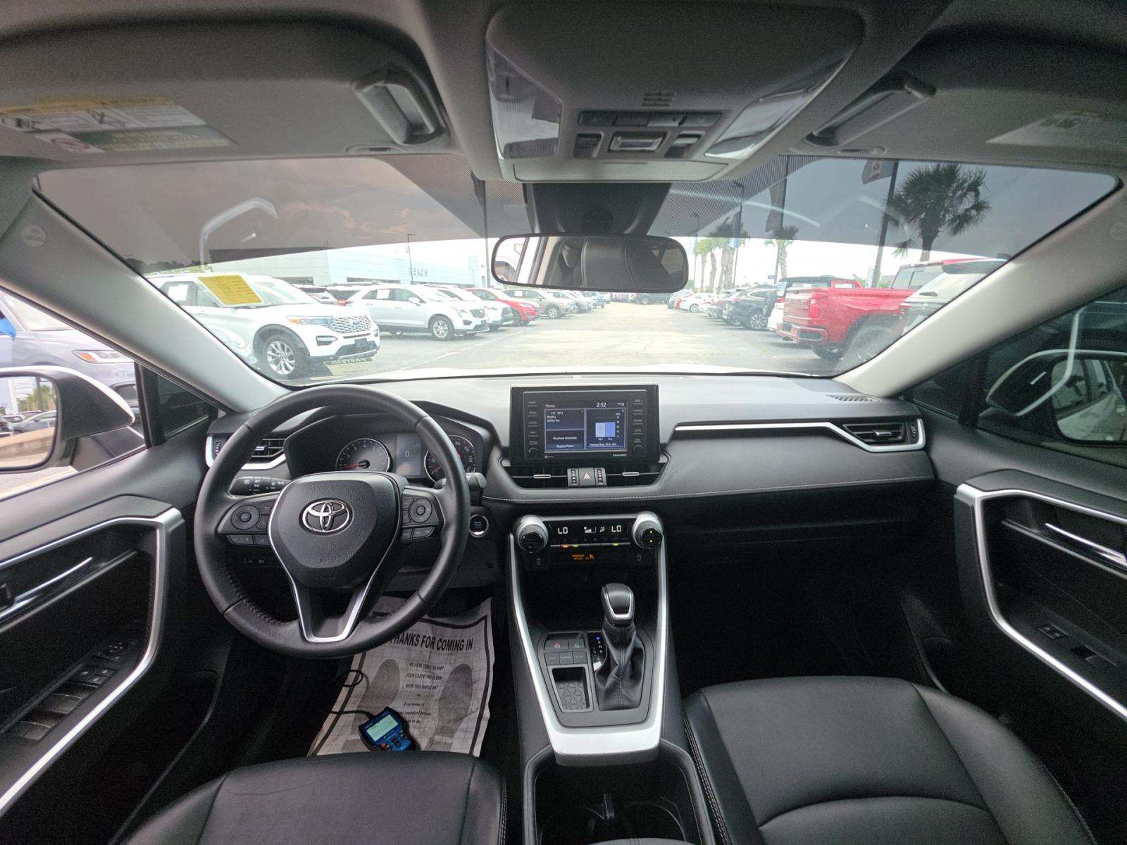 2022 Toyota RAV4 XLE Premium FWD