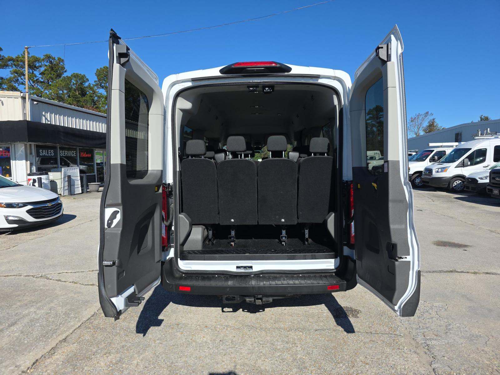 FORD TRANSIT 350 - 10