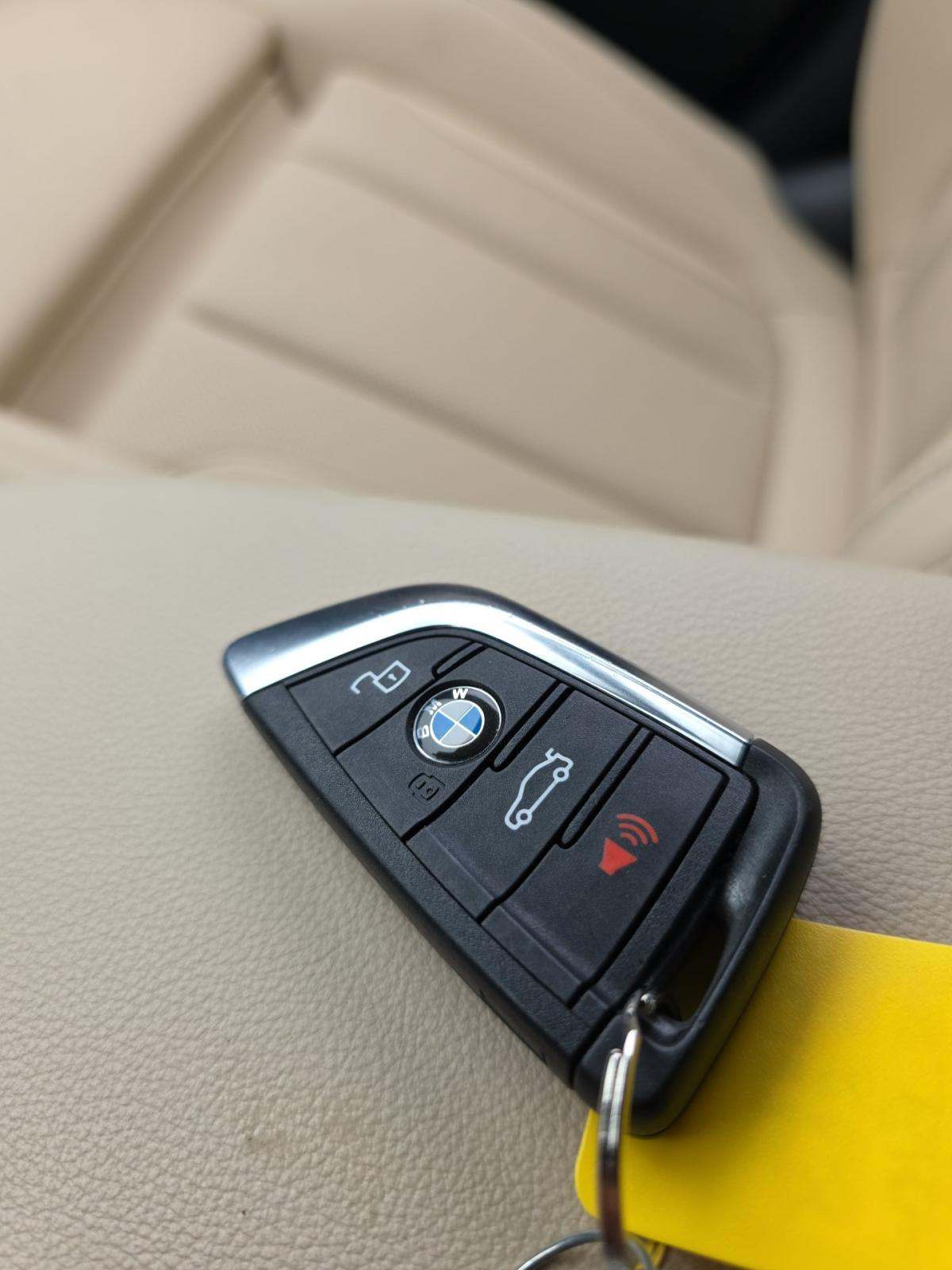2025 BMW X4 xDrive30i AWD