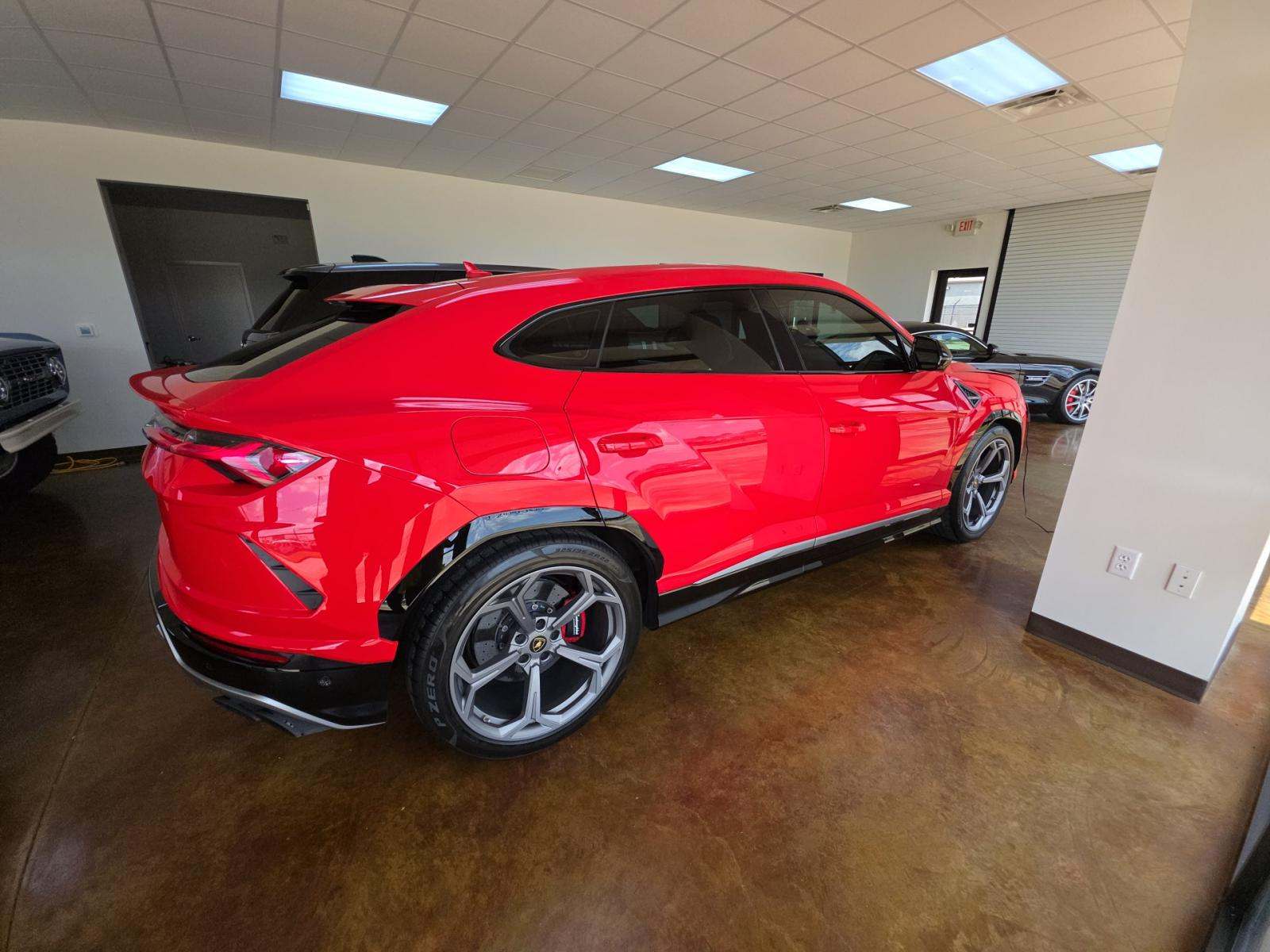 2019 Lamborghini Urus Base AWD