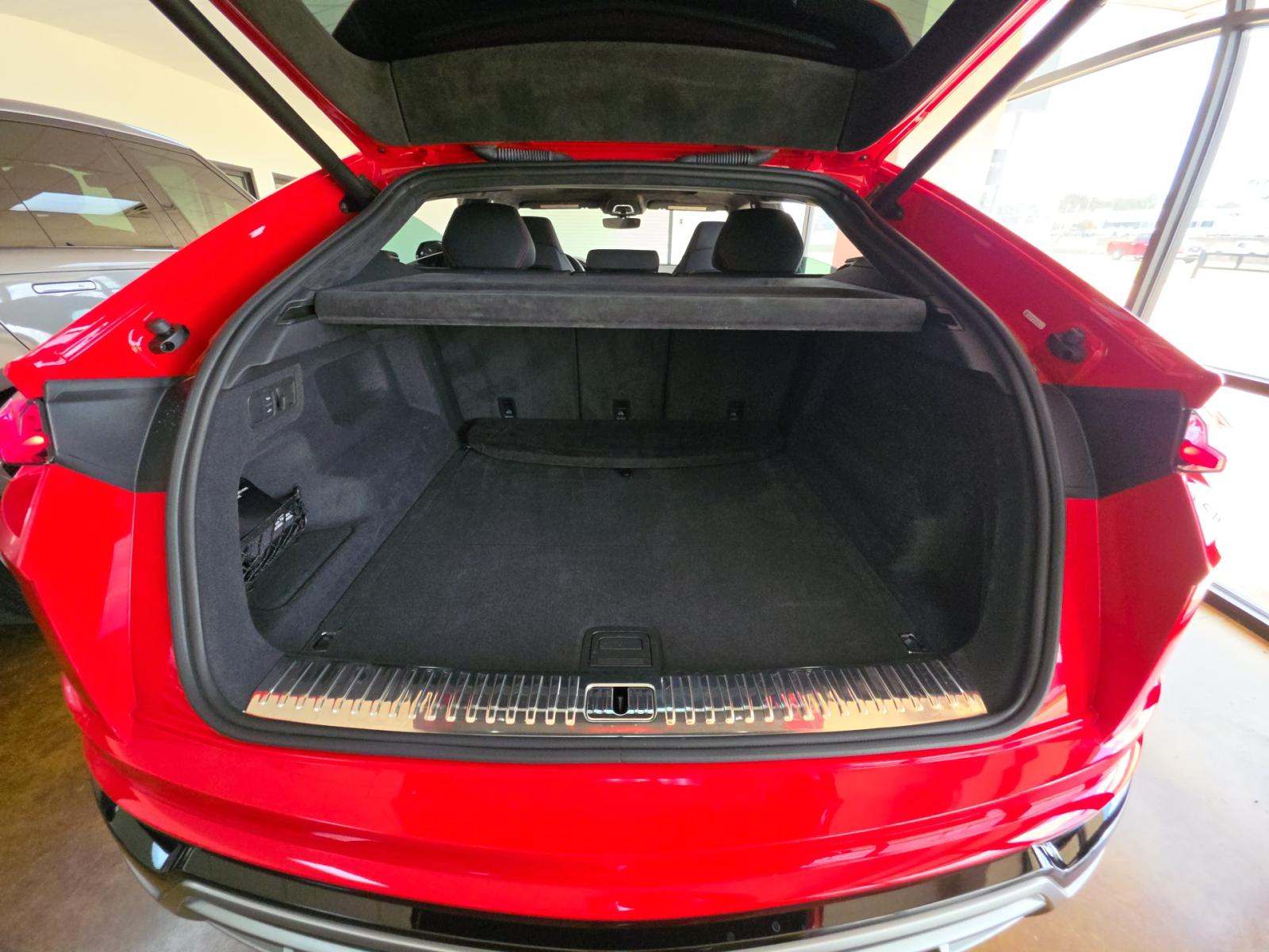 2019 Lamborghini Urus Base AWD