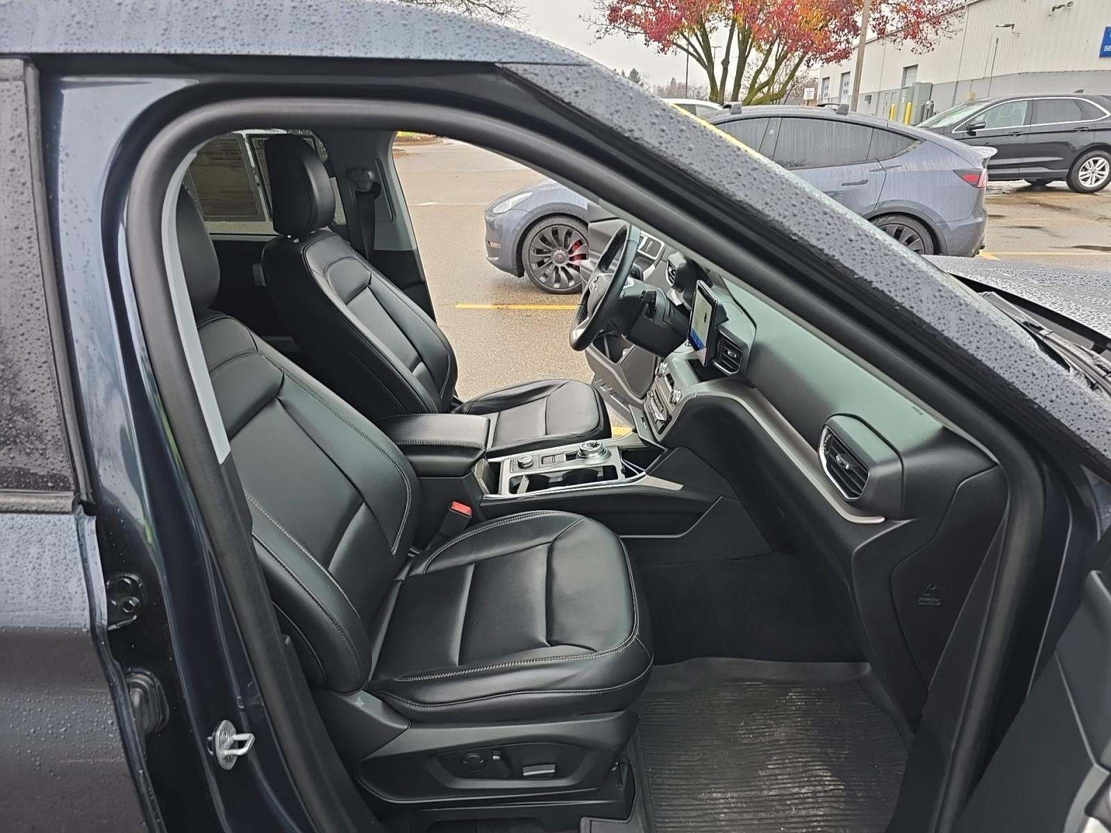 2023 Ford Explorer XLT AWD