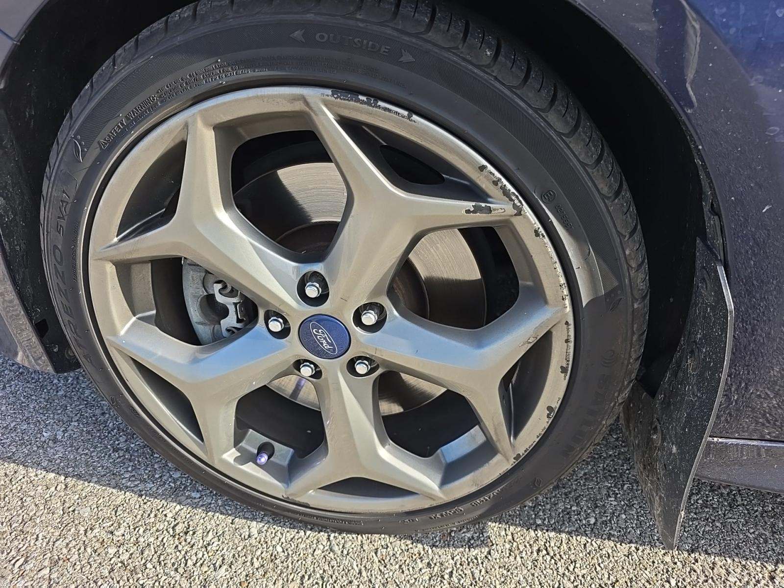 2017 Ford Focus ST FWD